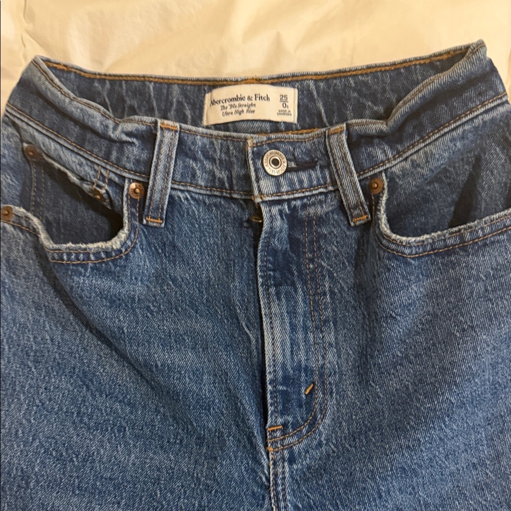 Abercrombie & Fitch 90s straight ultra high rise